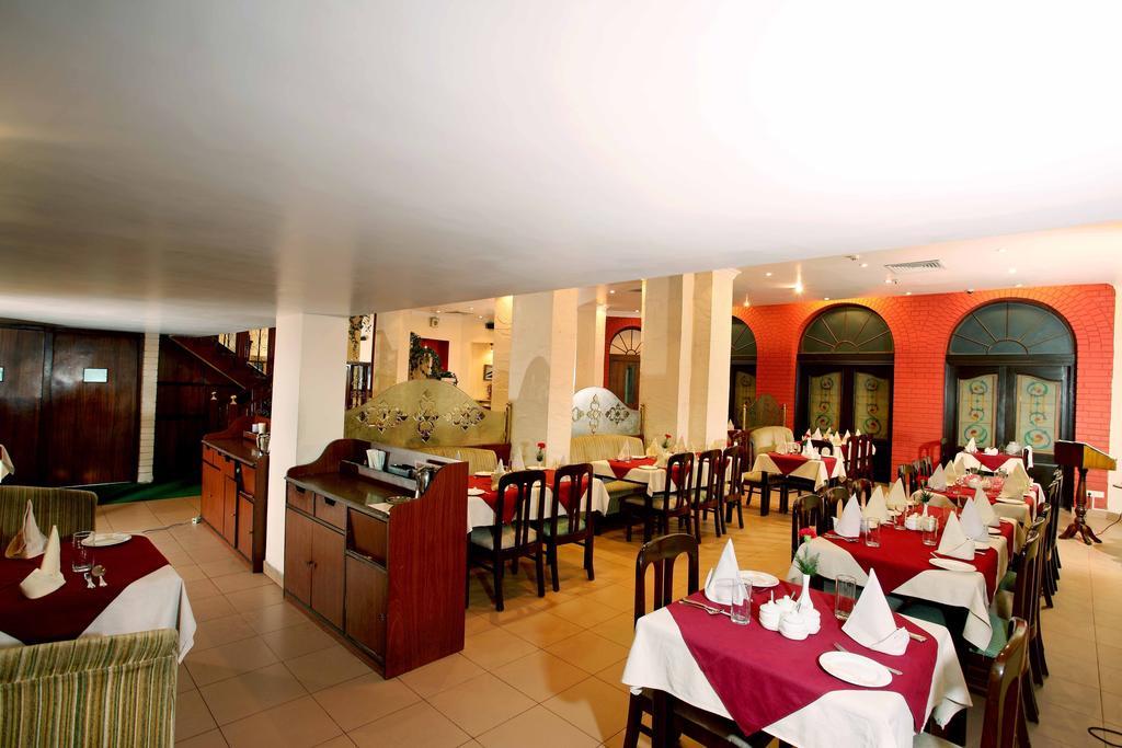 The Astor Calcutá Exterior foto